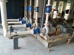 清水(shui)離心泵(beng)使用現(xian)場