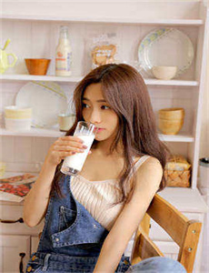 《李丽珍全部电影国语-美女穿个性衣服跳舞直播》
