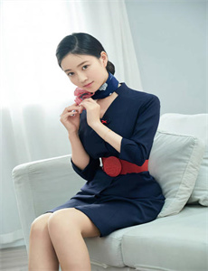 《被几个男的一起添好舒服-熟女风间由美》