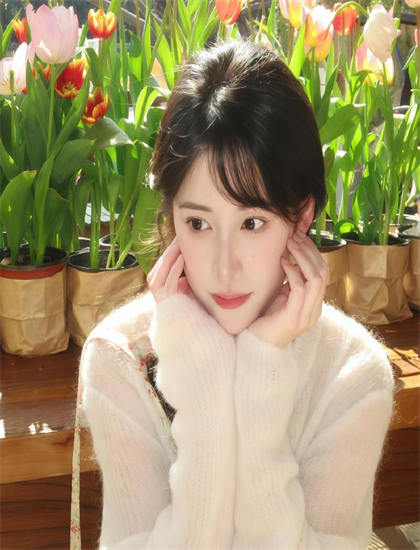 从文化视角看《哥们儿》：宗教的思想内涵与象征意义 探索艺术与文化的互动关系